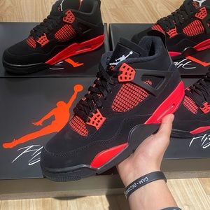 Jordan 4 crimson red thunder size 10.5 MEN